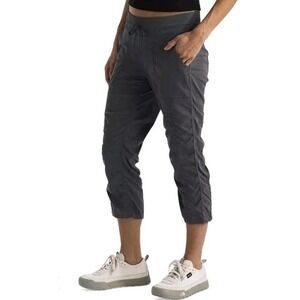 The North Face Pants Womens Size M 8-10 Gray Aphrodite 2.0 Capri Athletic Hiking